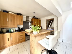 Kitchen Breakfast Room- click for photo gallery